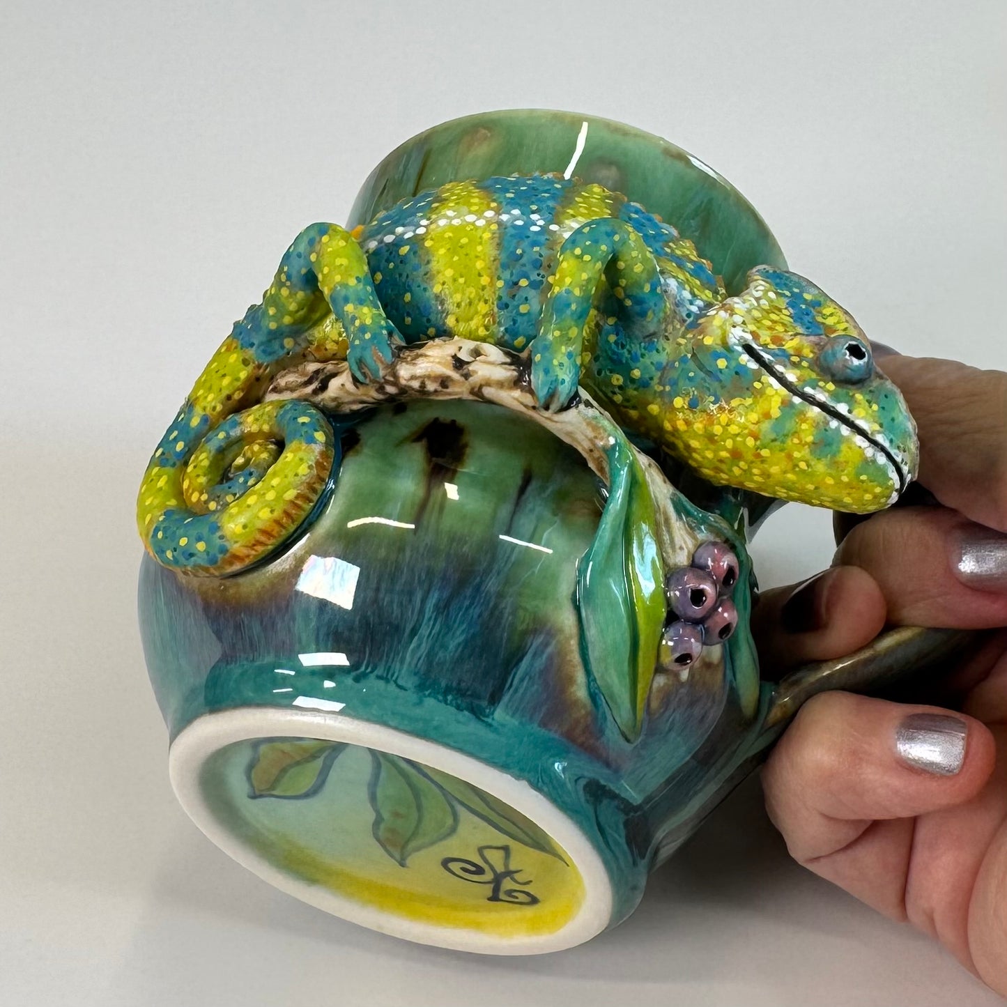 Sculpted Veiled Chameleon Mug - Porcelain