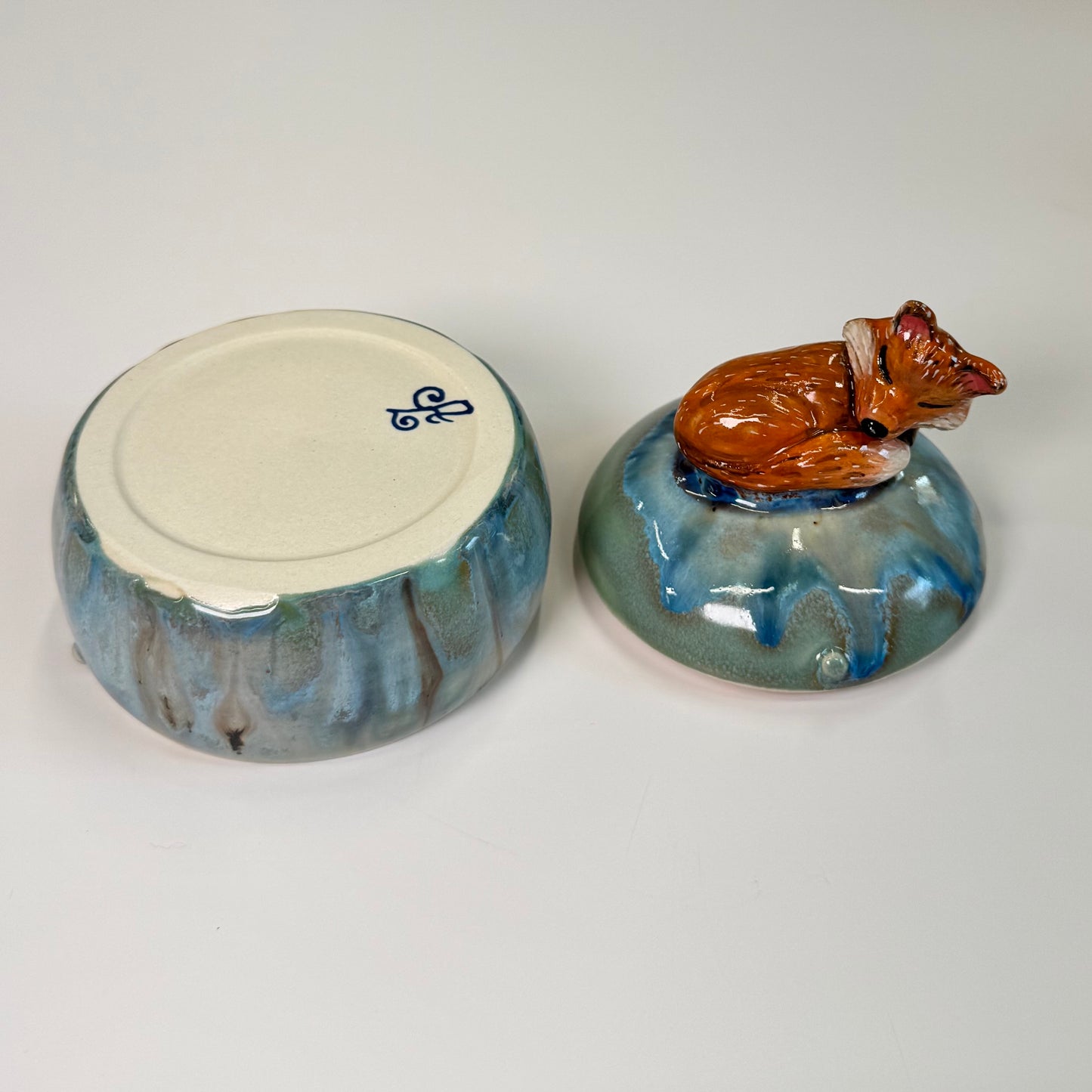 06 Sculpted sleeping fox trinket jar - Stoneware - Discounted