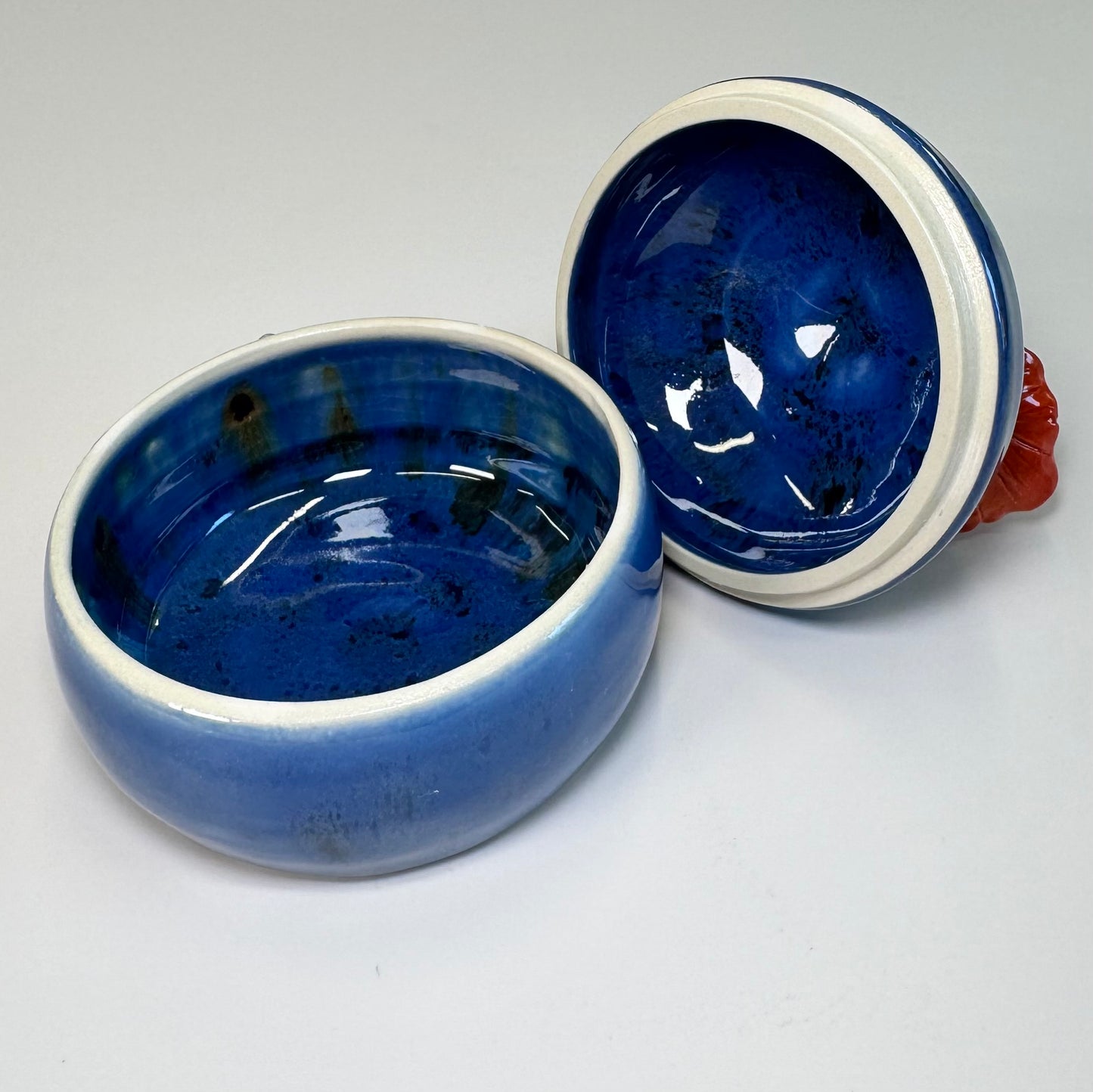 05 Sculpted hummingbird trinket jar - Stoneware