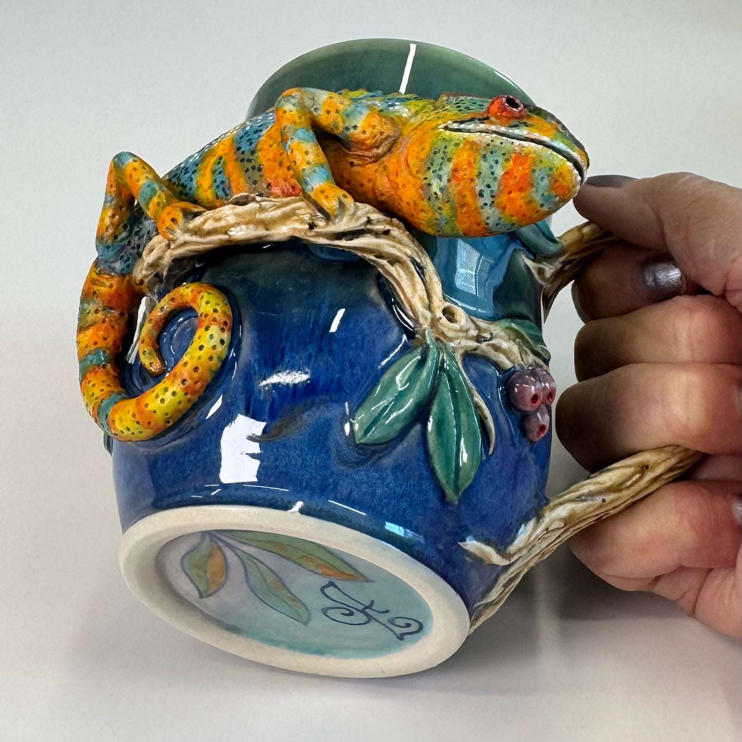 Sculpted Panther Chameleon Mug - Stoneware