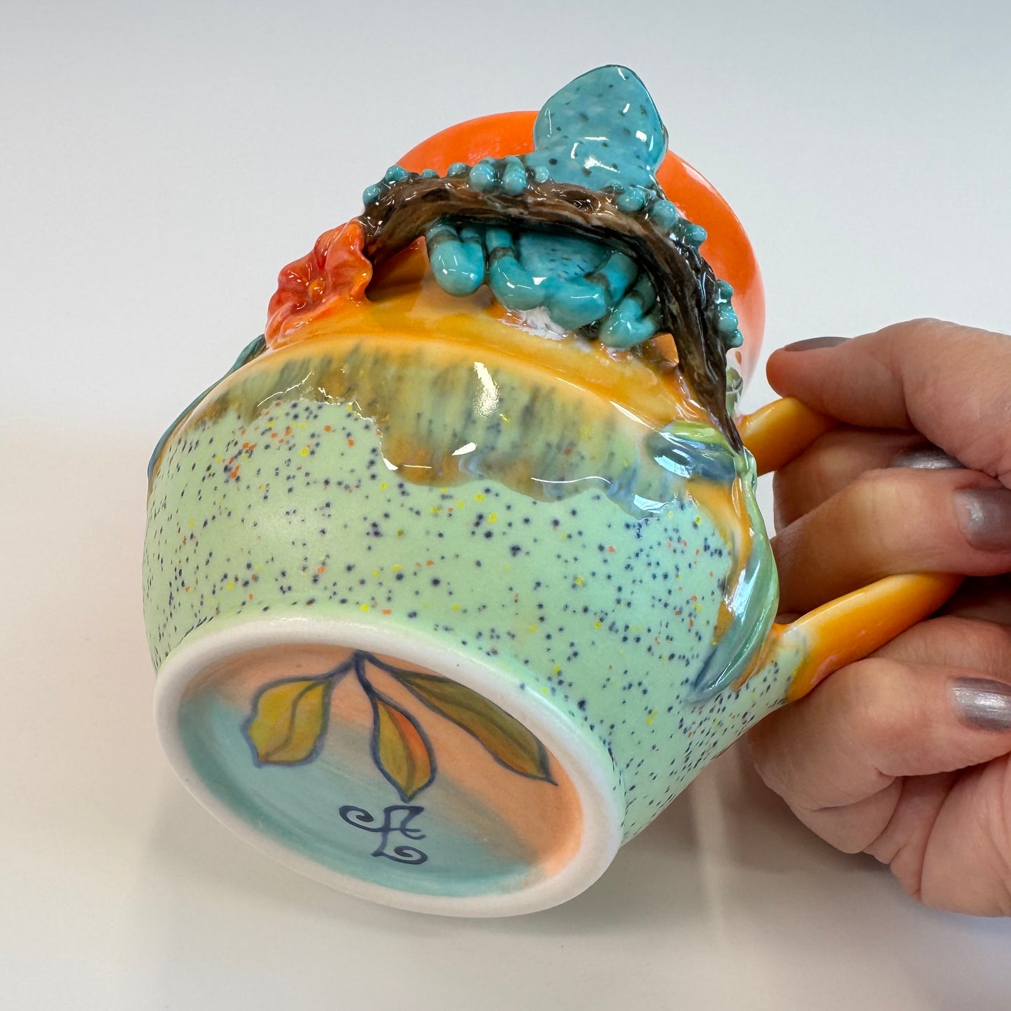 Sculpted Milk Frog Mug - Porcelain