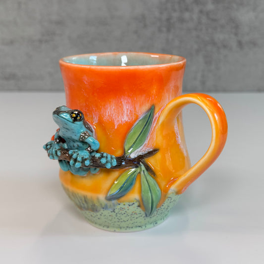 Sculpted Milk Frog Mug - Porcelain