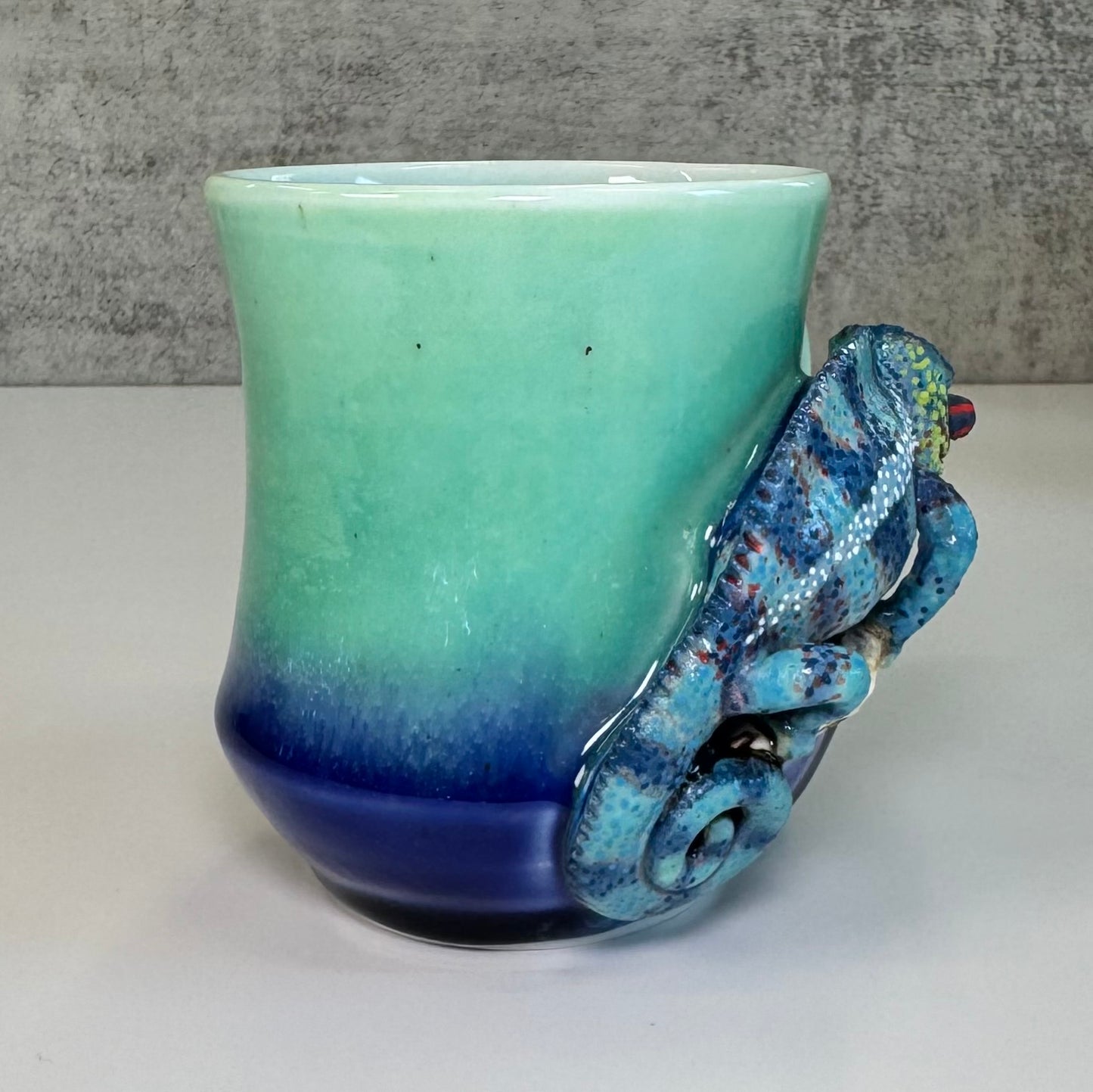 Sculpted Panther Chameleon Mug - Porcelain