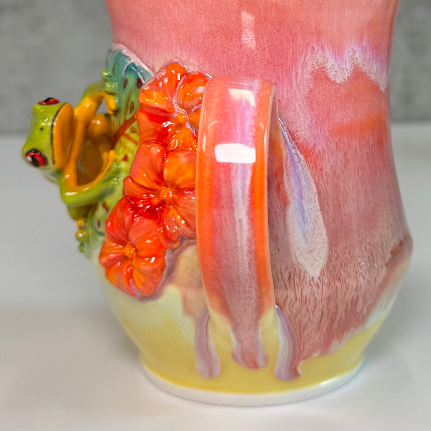 Sculpted Red-eyed Tree Frog Mug - Porcelain