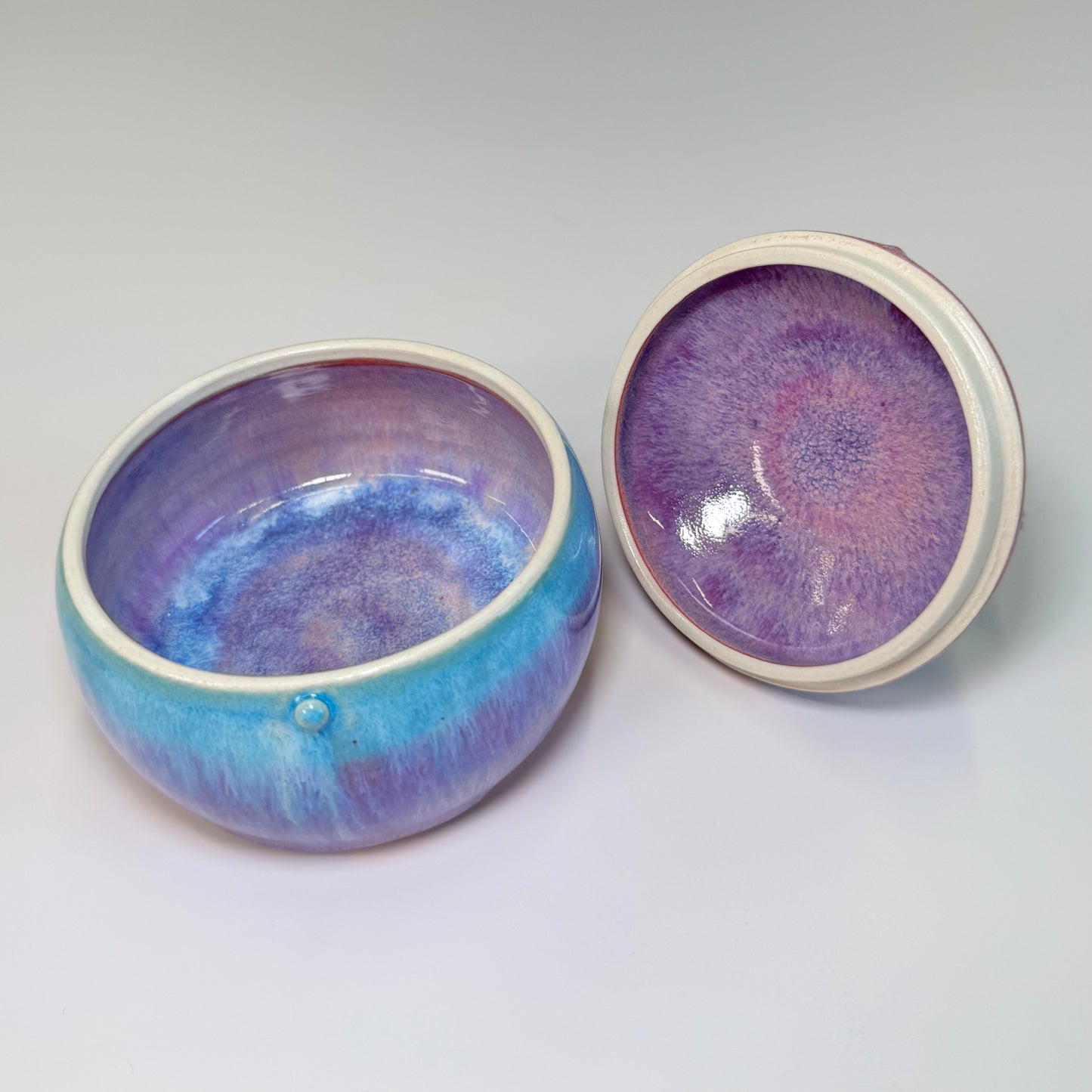 Sculpted hummingbird trinket jar - Stoneware