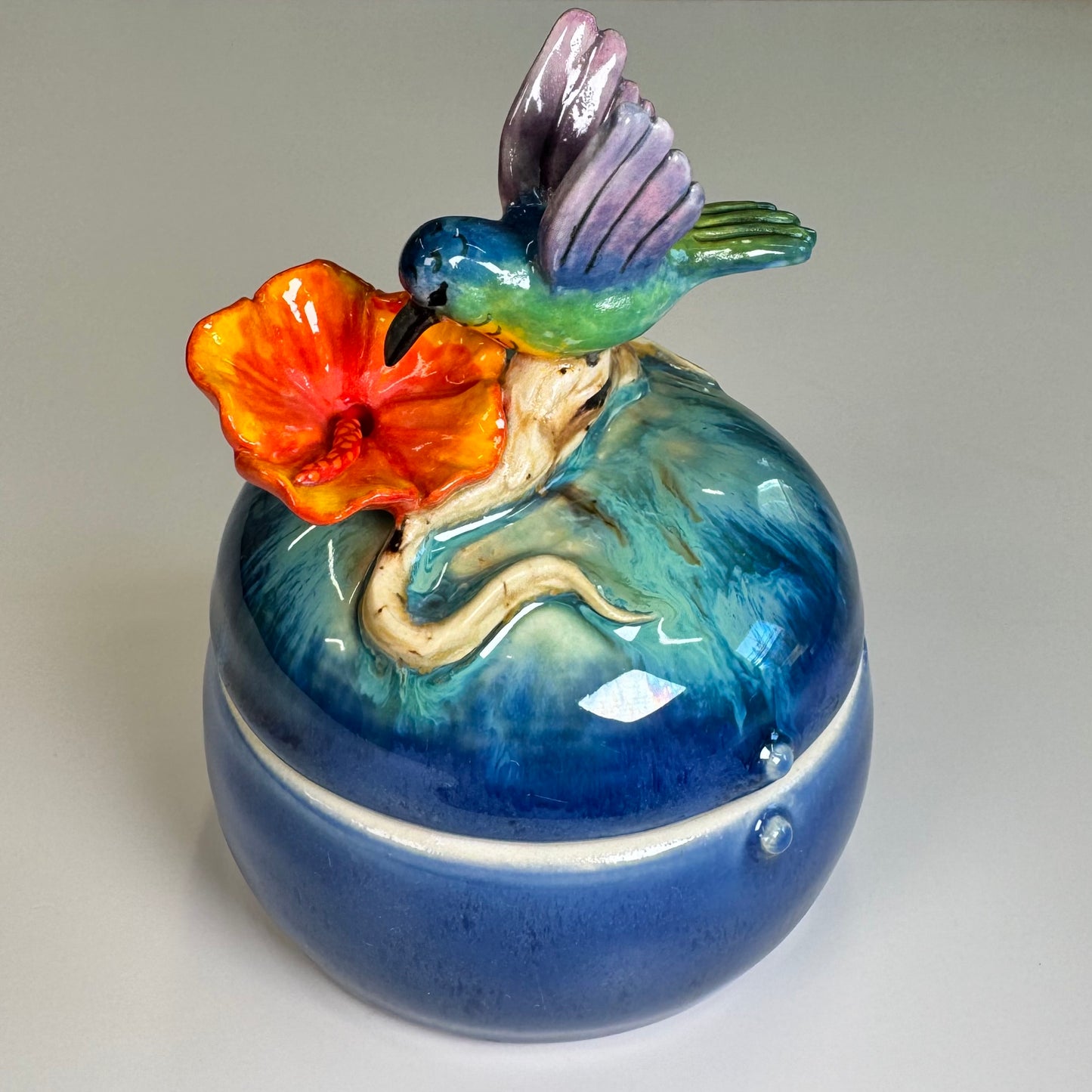 05 Sculpted hummingbird trinket jar - Stoneware