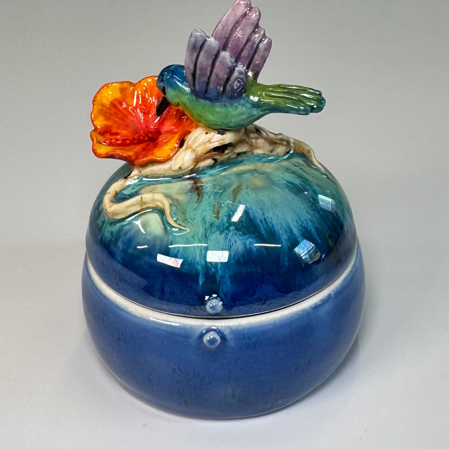05 Sculpted hummingbird trinket jar - Stoneware