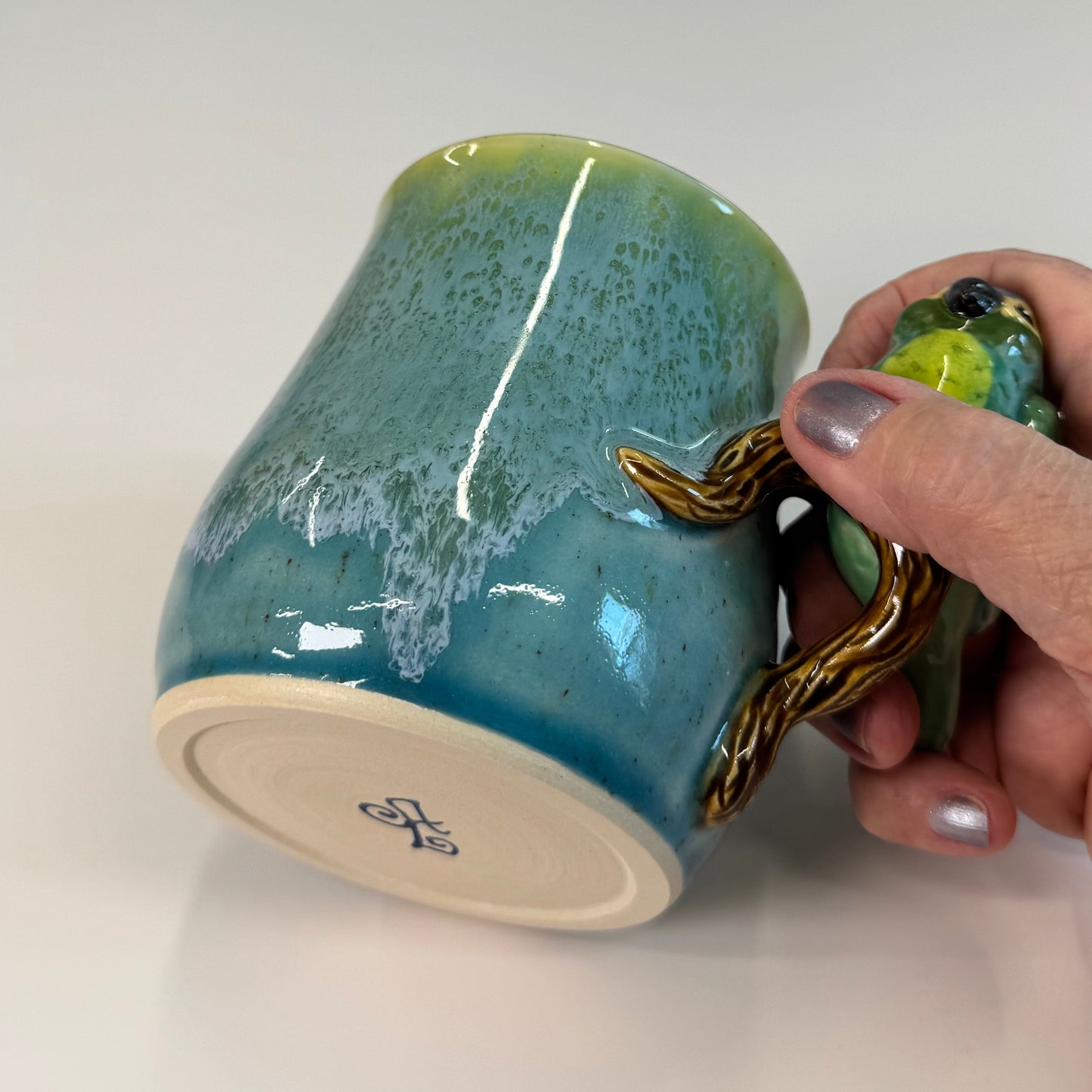 Sculpted parrot cup - Stoneware