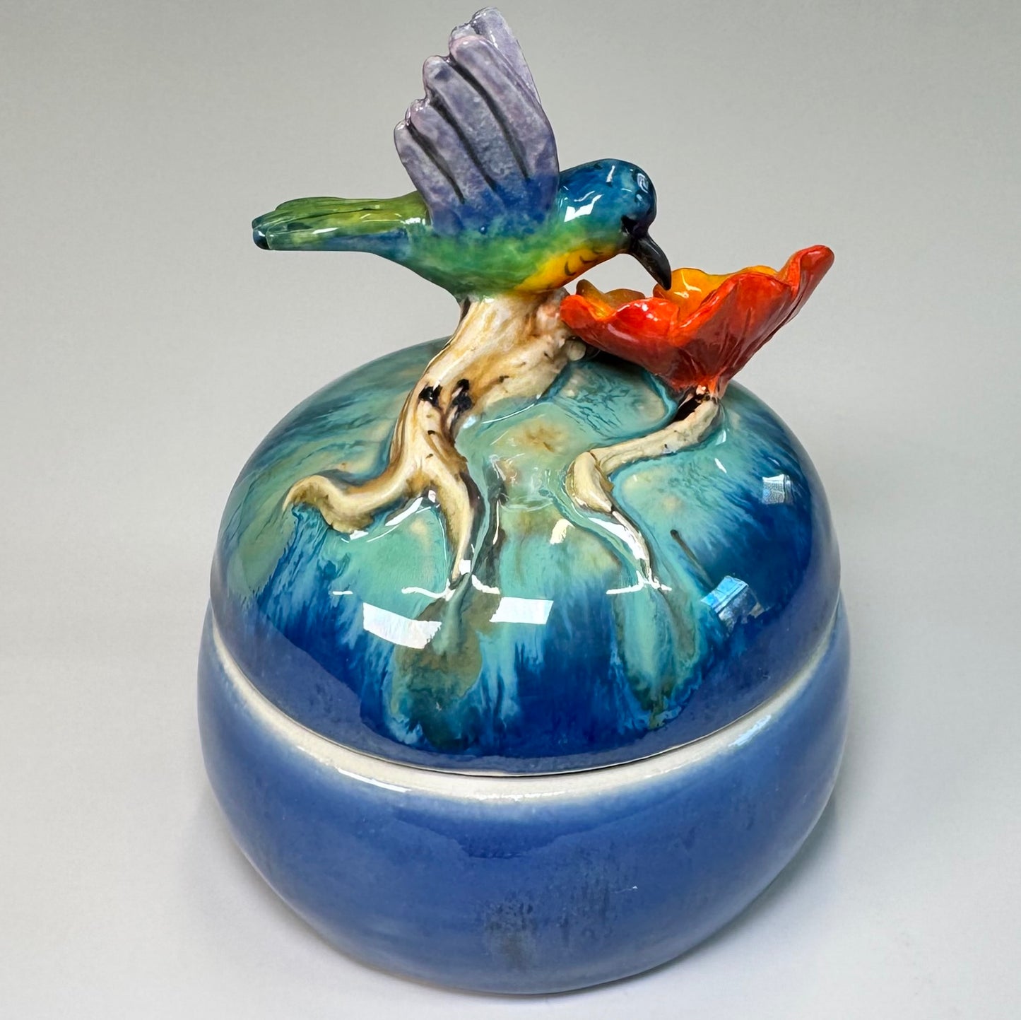 05 Sculpted hummingbird trinket jar - Stoneware