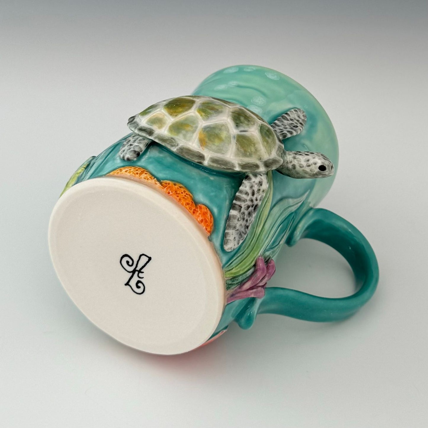 Z Porcelain Sea Turtle Sculpted Mug