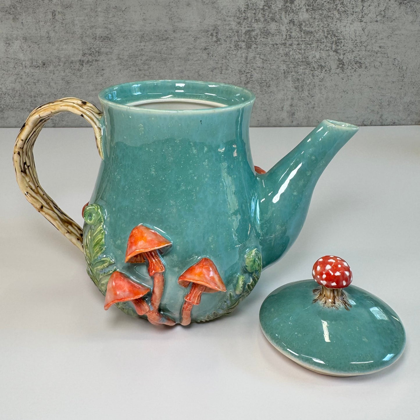 01 Teapot - Frog on Mushroom - Sculpted