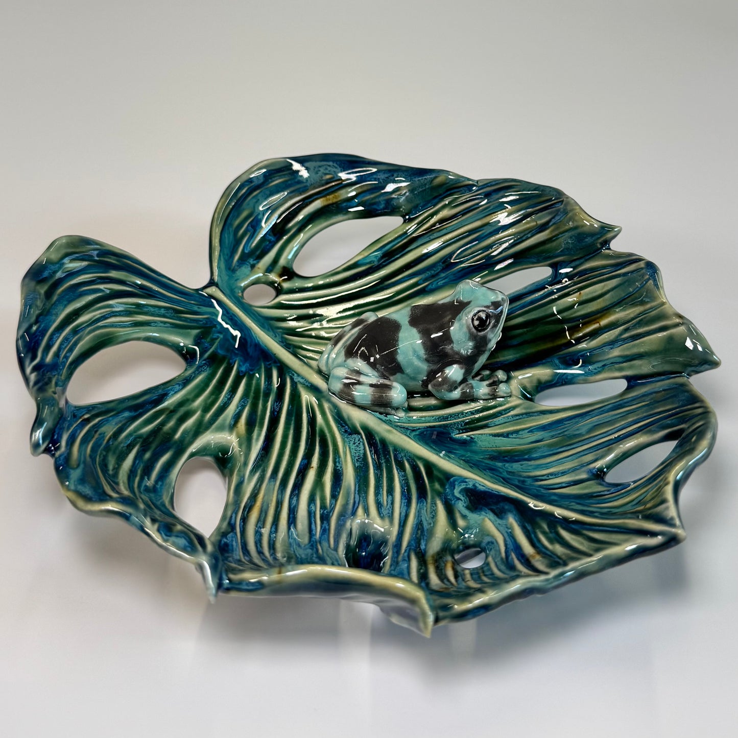 20 Milk Frog on Monstera Leaf - White Stoneware