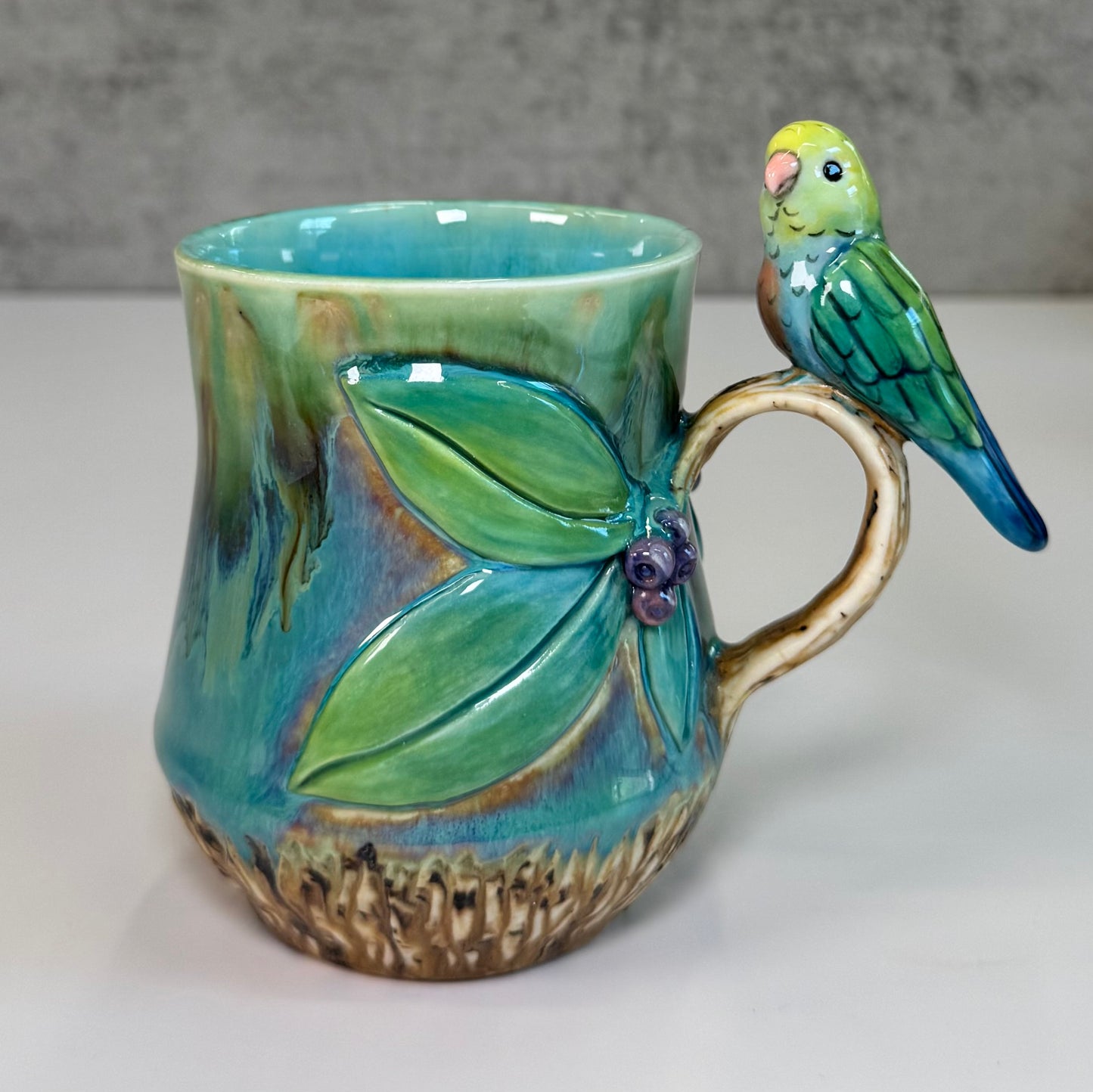Sculpted parrot mug - Porcelain