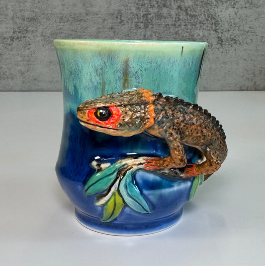 Sculpted Red-eyed Skink Mug - Porcelain - Discounted