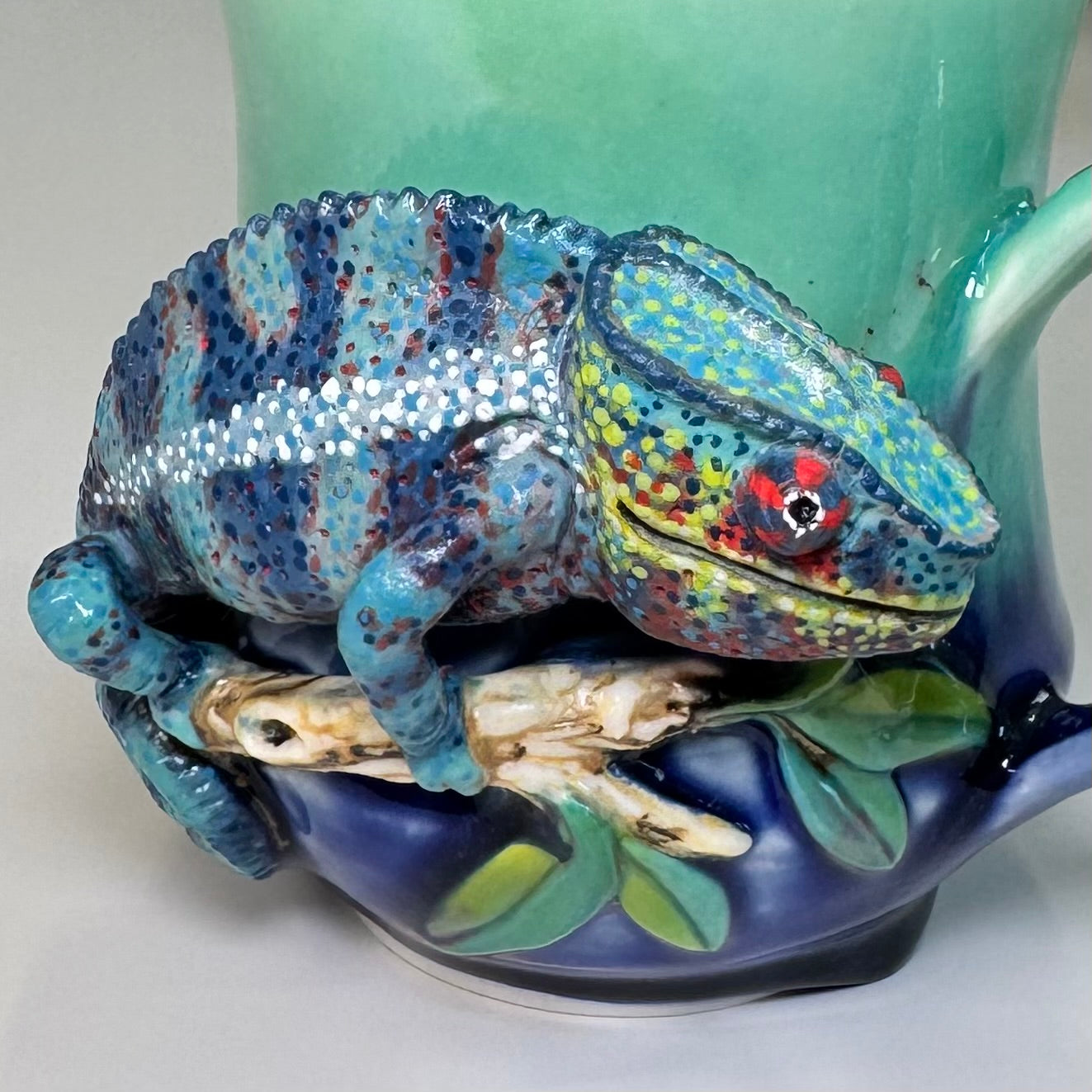 Sculpted Panther Chameleon Mug - Porcelain