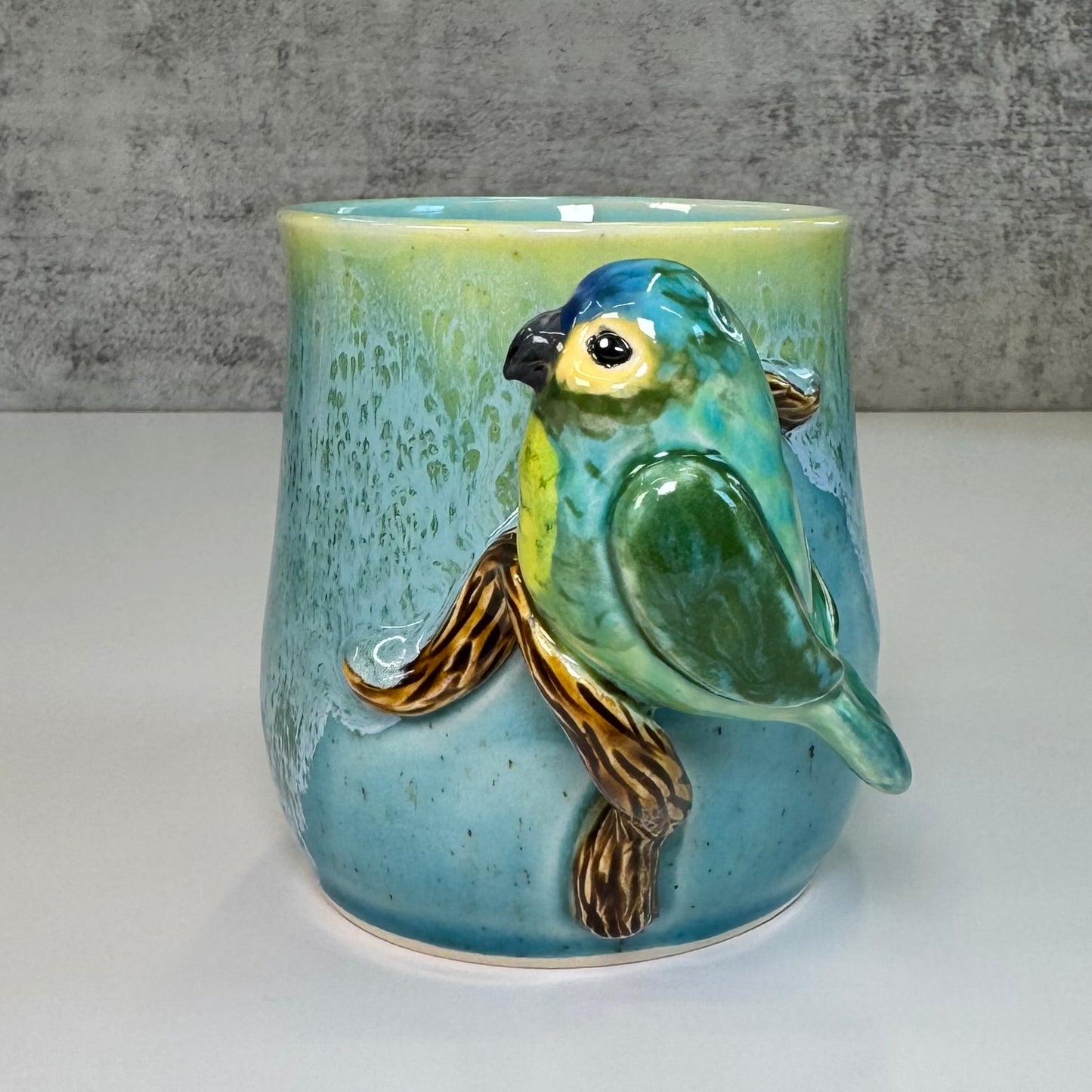 Sculpted parrot cup - Stoneware