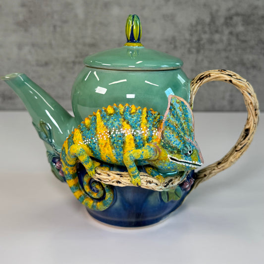 Teapot - Veiled Chameleon- Sculpted