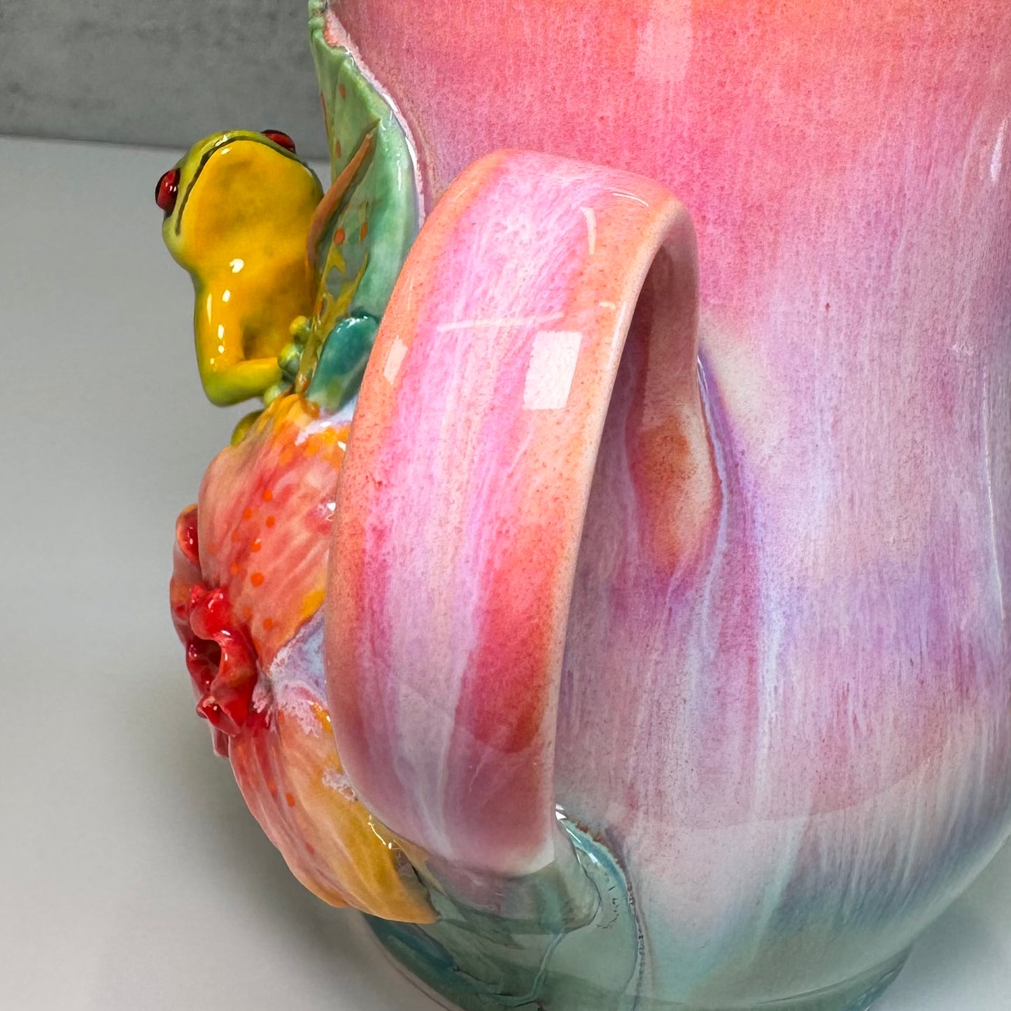 Sculpted Red-eyed Tree Frog Mug - Porcelain