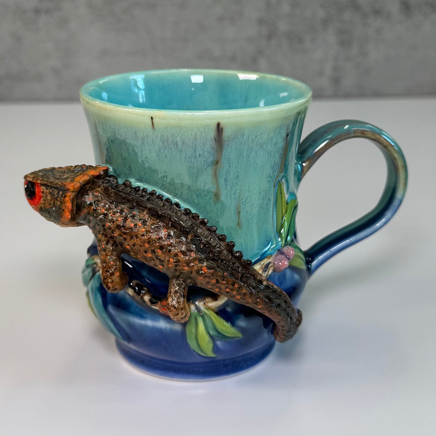 Sculpted Red-eyed Skink Mug - Porcelain - Discounted