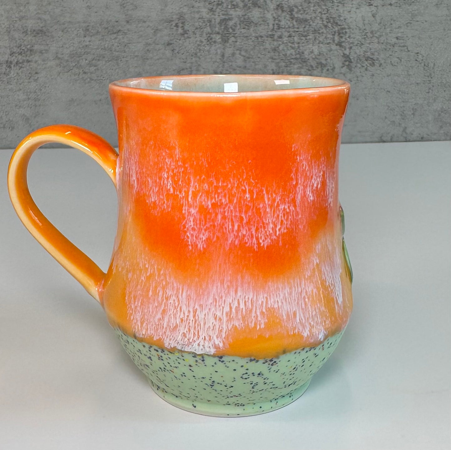 Sculpted Milk Frog Mug - Porcelain