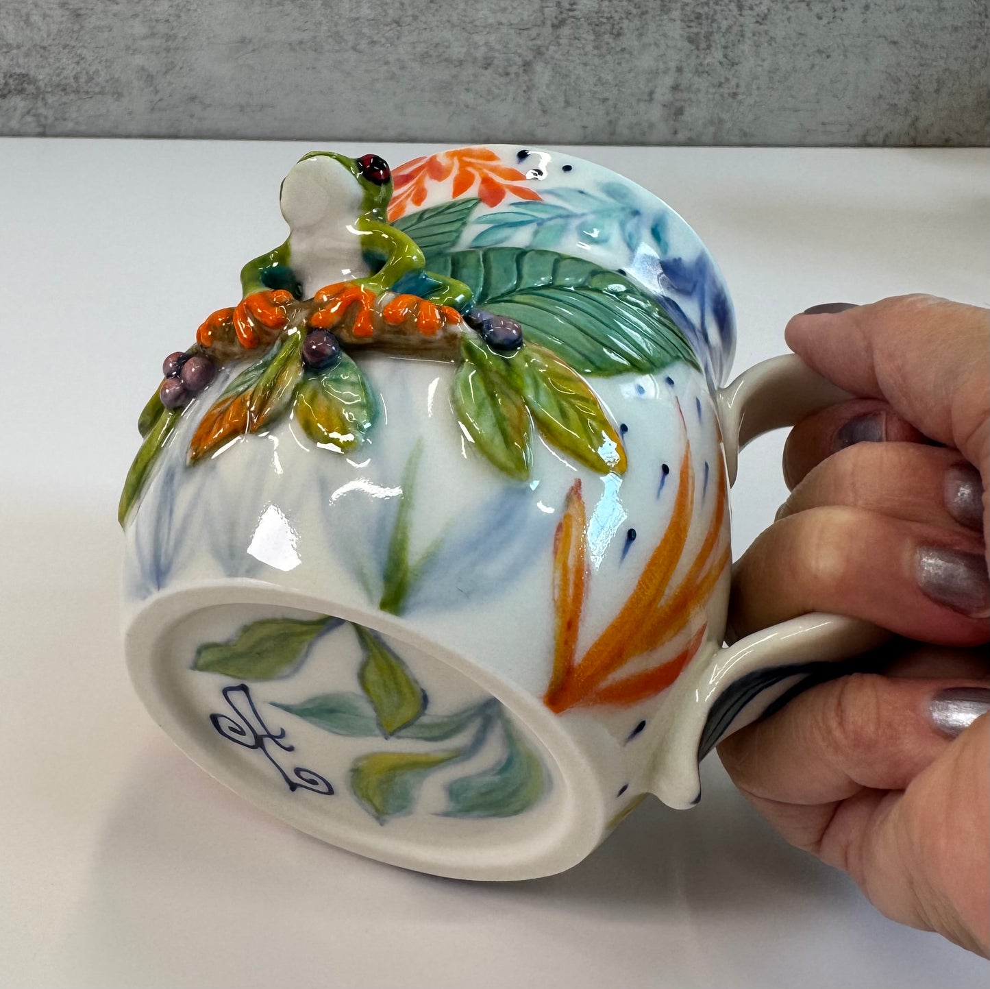 Sculpted Red-eyed Tree Frog Mug - Porcelain