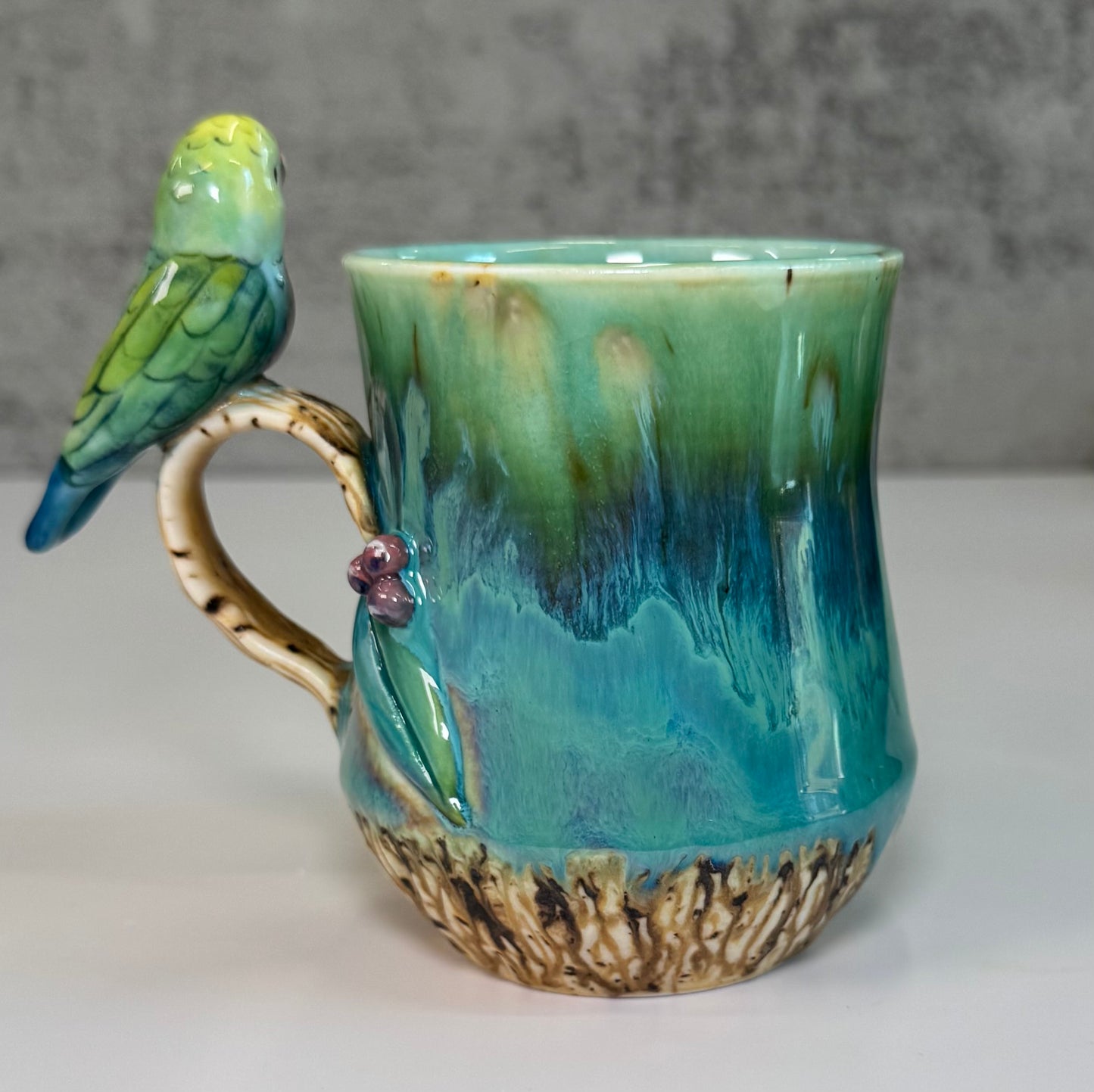 Sculpted parrot mug - Porcelain