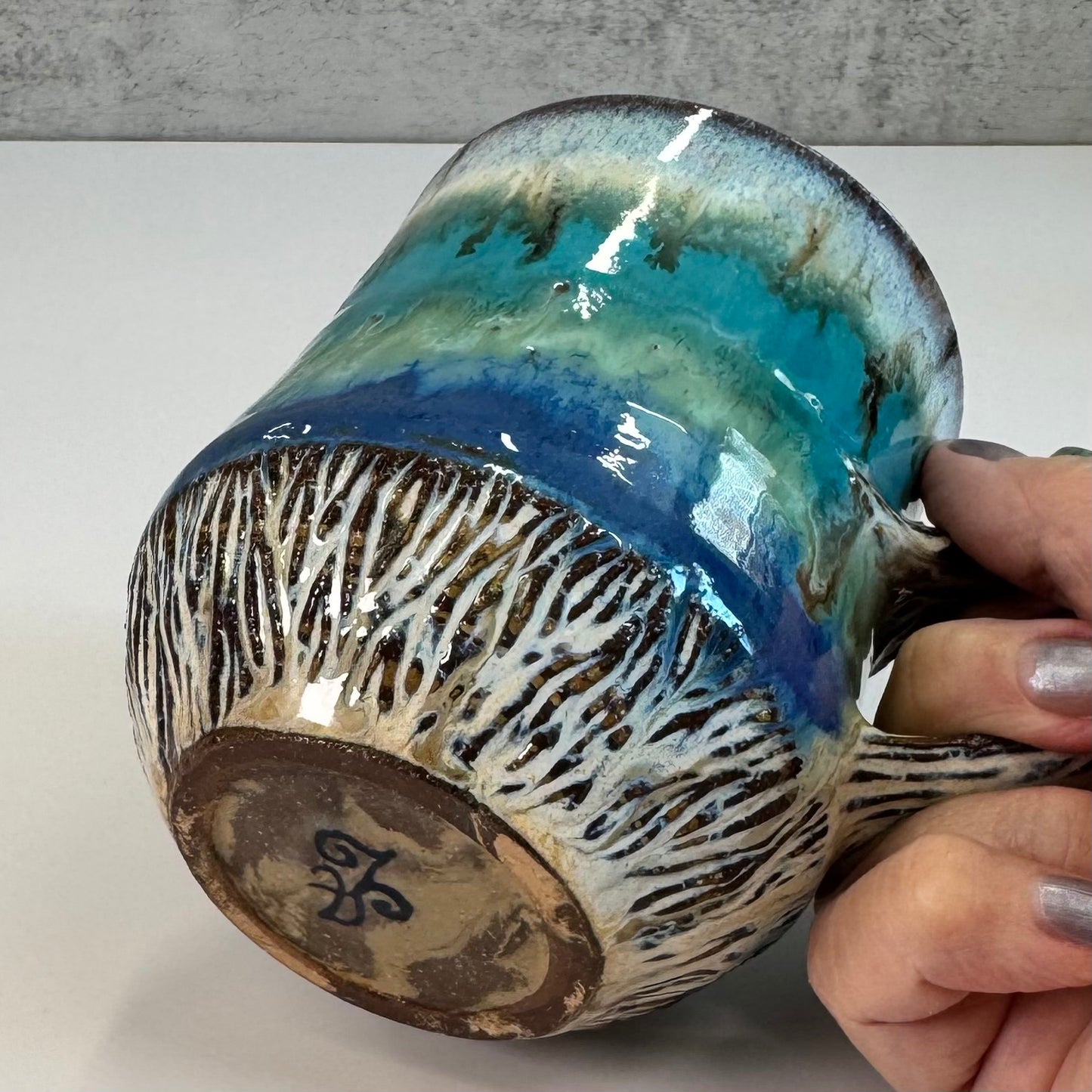 Sculpted bird mug - Stoneware