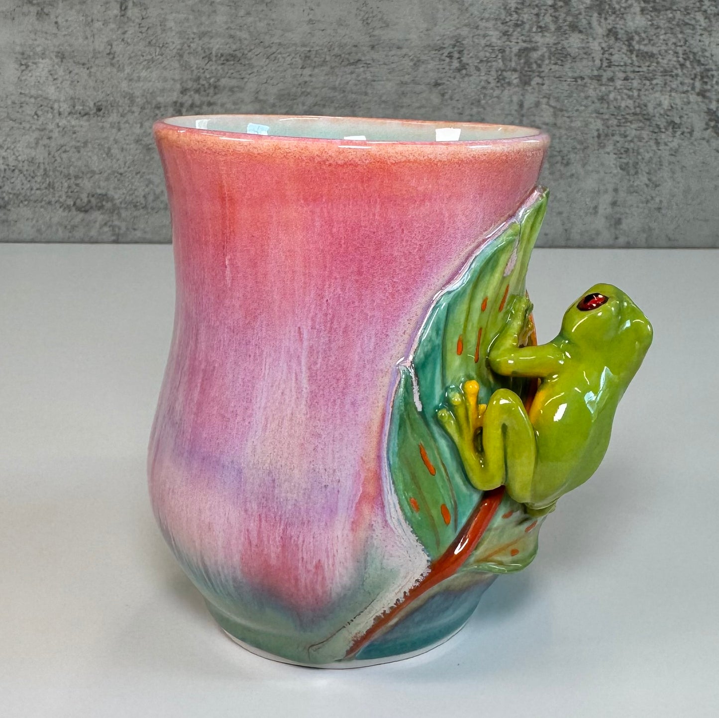 Sculpted Red-eyed Tree Frog Mug - Porcelain