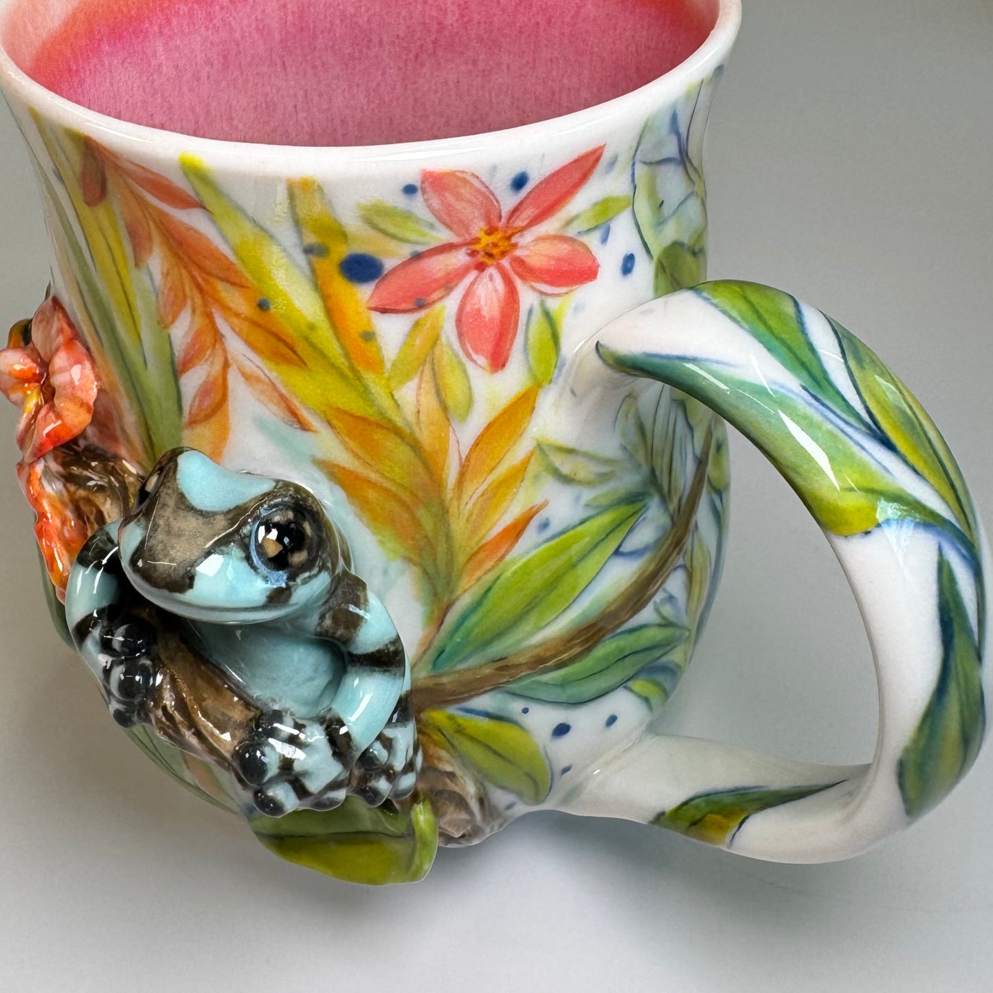 Sculpted Milk Frog Mug - Porcelain